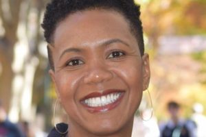 Angela Simms headshot.